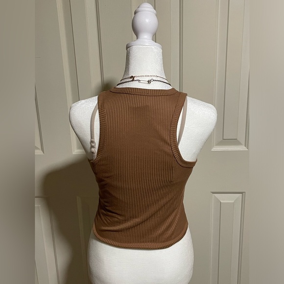 Olivia Ray New York brown ribbed sleeveless t-shirt. (Necklaces not included) - Picture 3 of 3
